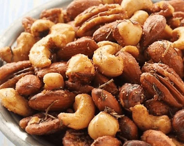 Подкопчённые пикантные орехи
