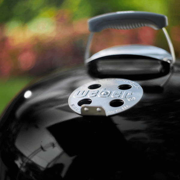 Купить угольный гриль Weber Classic Kettle 57 см черный 1341504 в Москве