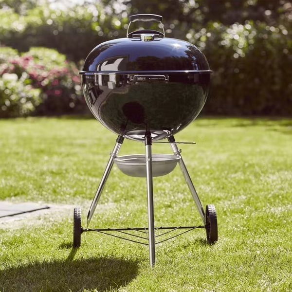 Купить Угольный гриль Weber Original Kettle E-5710 57 см черный, 14101004 (ВЫСТАВОЧНЫЙ ОБРАЗЕЦ) Угольный гриль Weber Original Kettle E-5710 57 см черный, 14101004 (ВЫСТАВОЧНЫЙ ОБРАЗЕЦ)